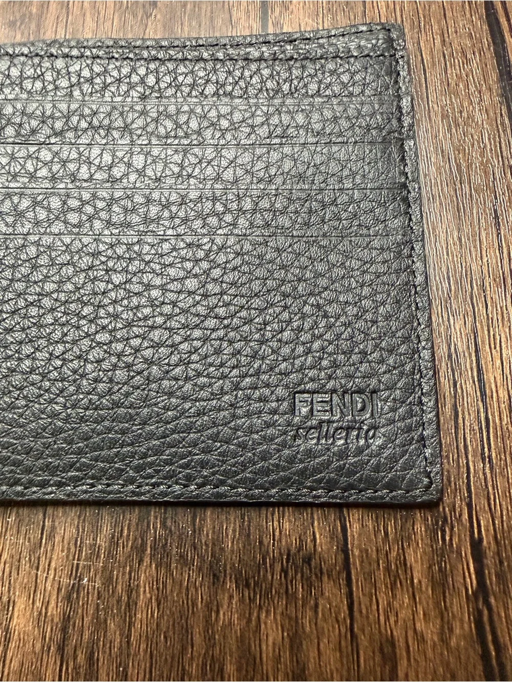 FENDI Selleria Bifold Wallet Black Cuoio Romano Pebble Leather Metal Stitch NEW